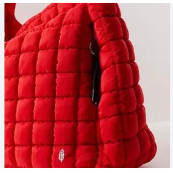 Free People Quilted Carryall Winterberry  - BRAND NEW WITH TAGS - Picture 8 of 13